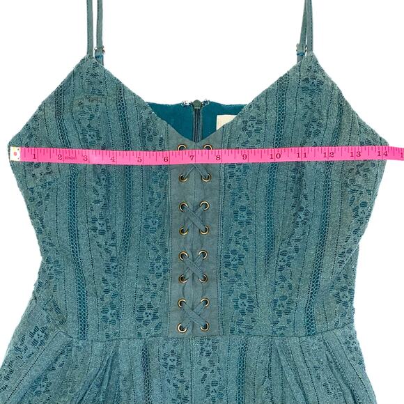 Moon River Lace Up Lace Romper Playsuit Size Small - Picture 11 of 15